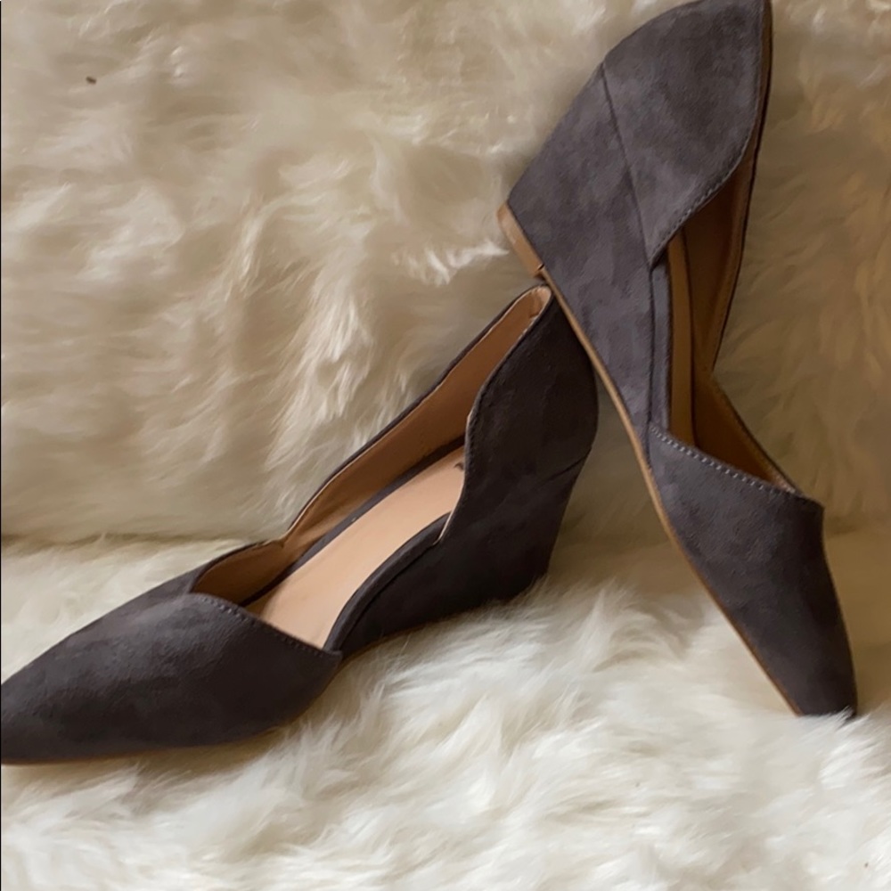 Tan dress shoes